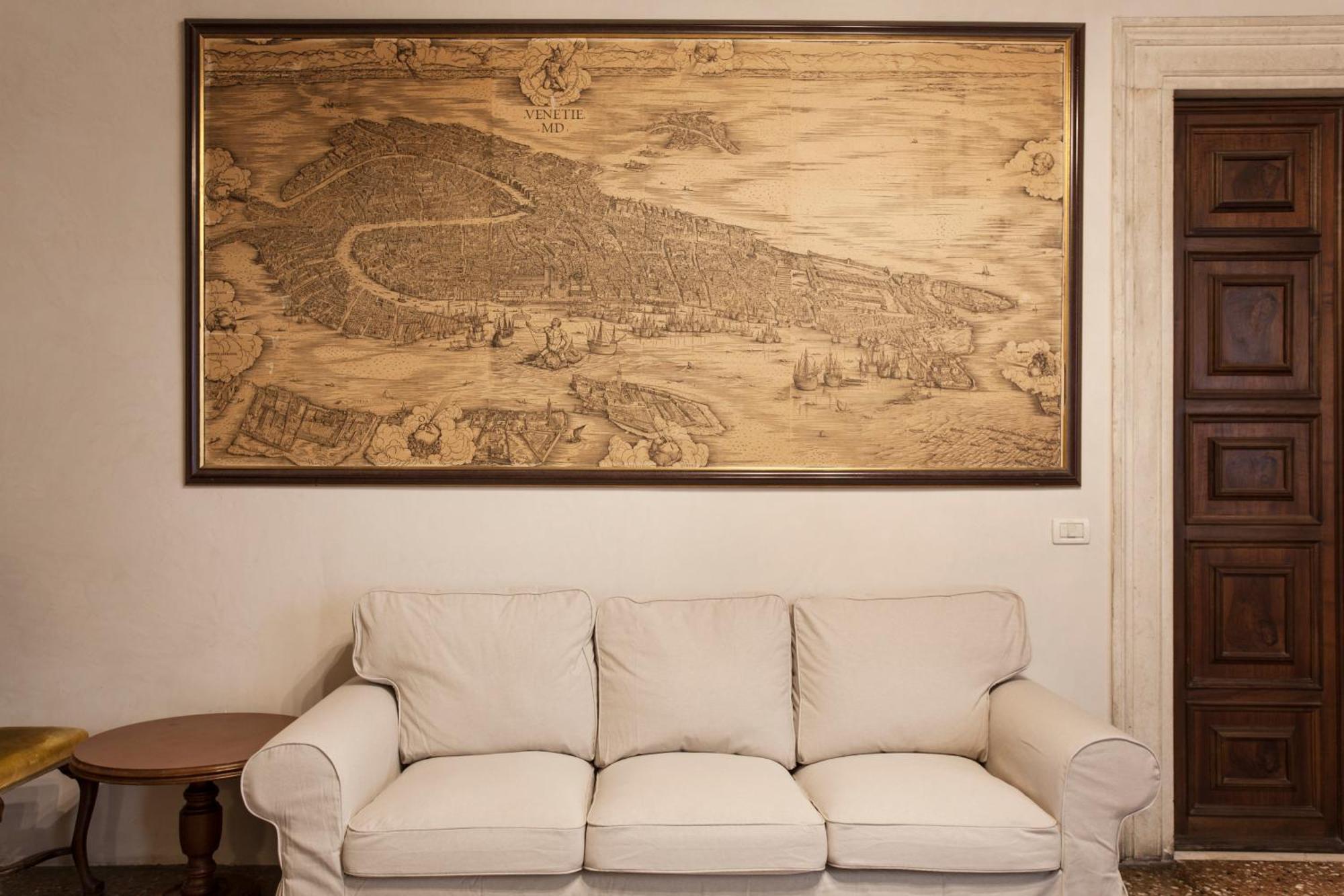 Palazzo Valmarana Braga Apartment